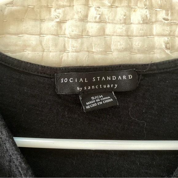 Black A-Line Knee-Length Dress - Picture 4 of 4